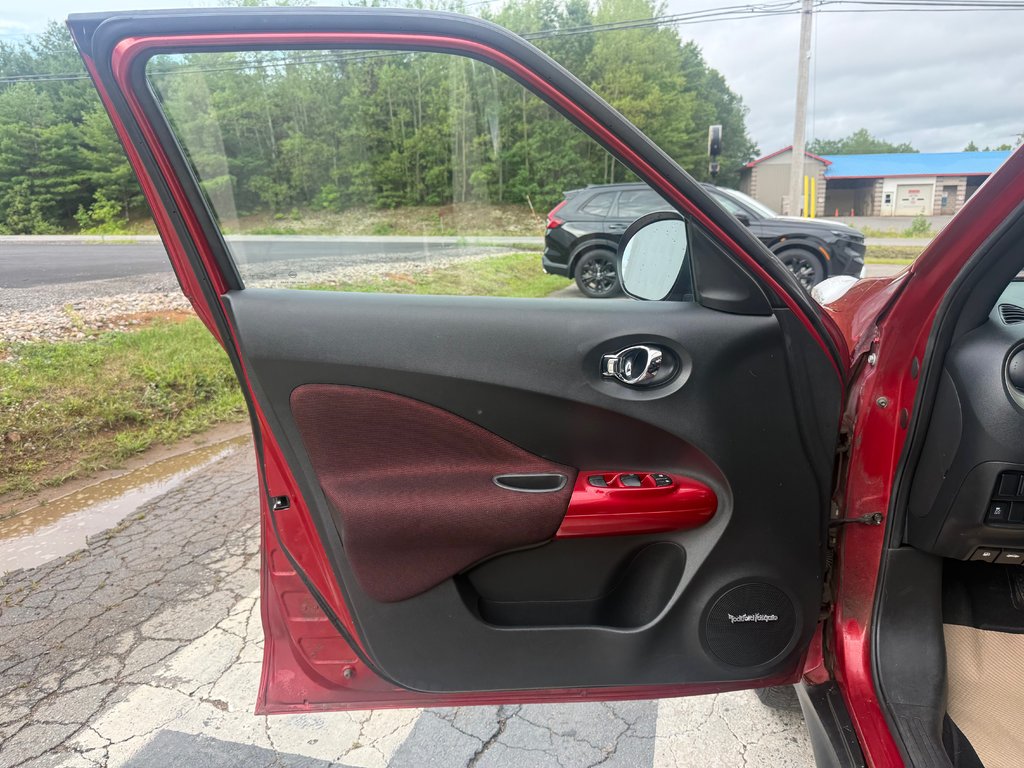 2013 Nissan JUKE S, keyless entry, MANUAL 6SPEED, Bluetooth in COLDBROOK, Nova Scotia - 7 - w1024h768px