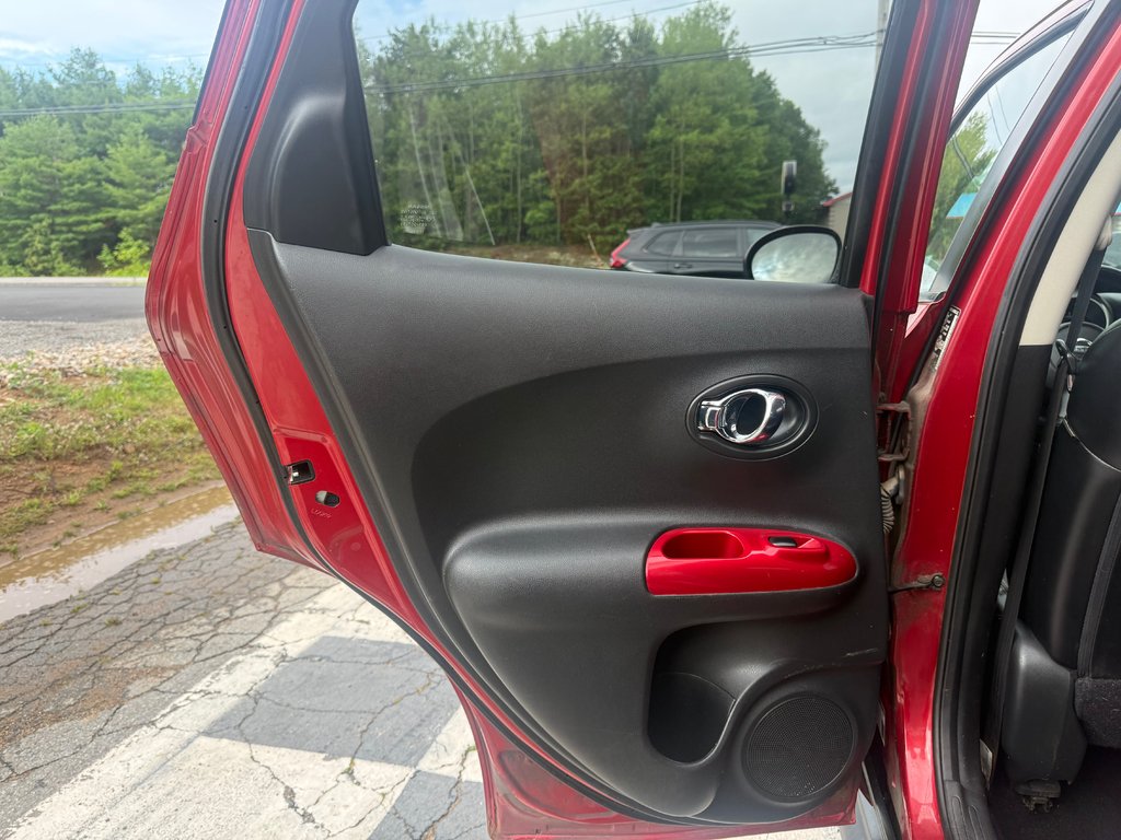 2013 Nissan JUKE S, keyless entry, MANUAL 6SPEED, Bluetooth in COLDBROOK, Nova Scotia - 15 - w1024h768px