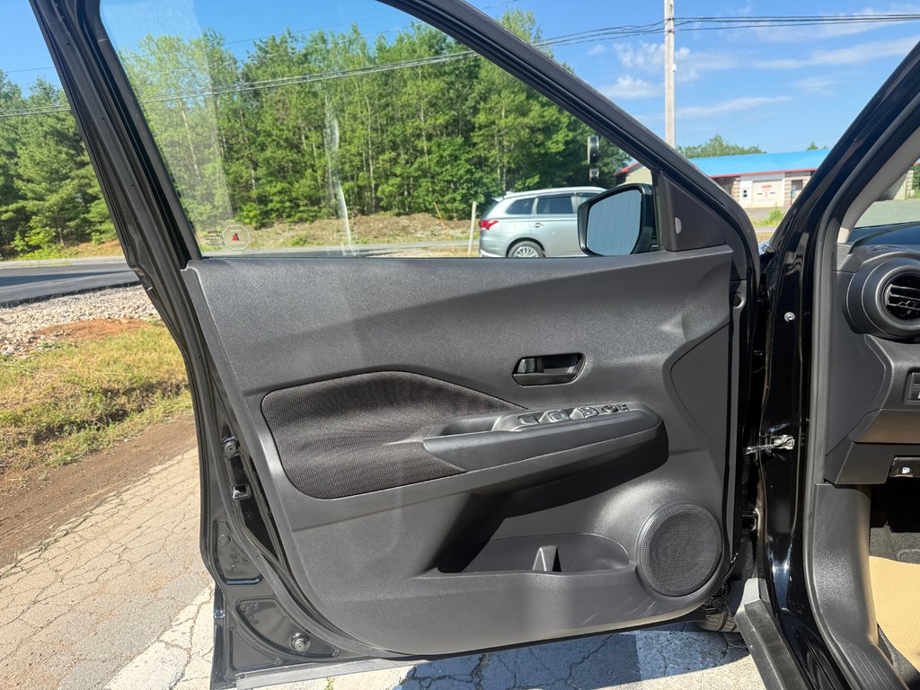 2024 Nissan KICKS S Sport, keyless entry, Cruise control, Bluetooth in COLDBROOK, Nova Scotia - 7 - w1024h768px