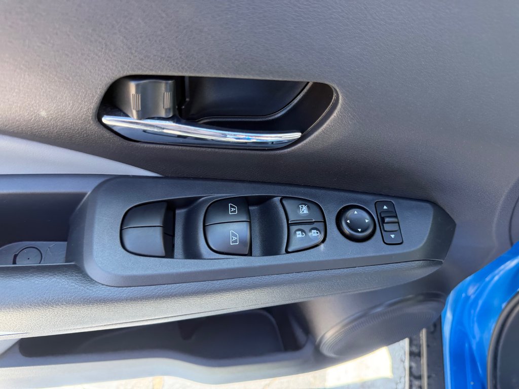 2024 Nissan KICKS SR, , keyless entry, backup camera, Bluetooth in Kentville, Nova Scotia - 8 - w1024h768px