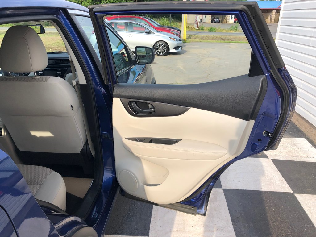 Nissan Qashqai S - Reverse Camera, ECO Mode, AUX Port 2017 à Kentville, Nouvelle-Écosse - 20 - w1024h768px