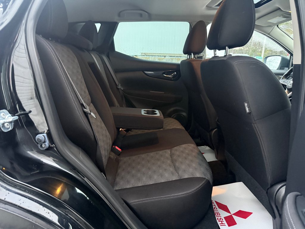 2017 Nissan Qashqai SV, Keyless entry, remote start, backup camera in Kentville, Nova Scotia - 18 - w1024h768px