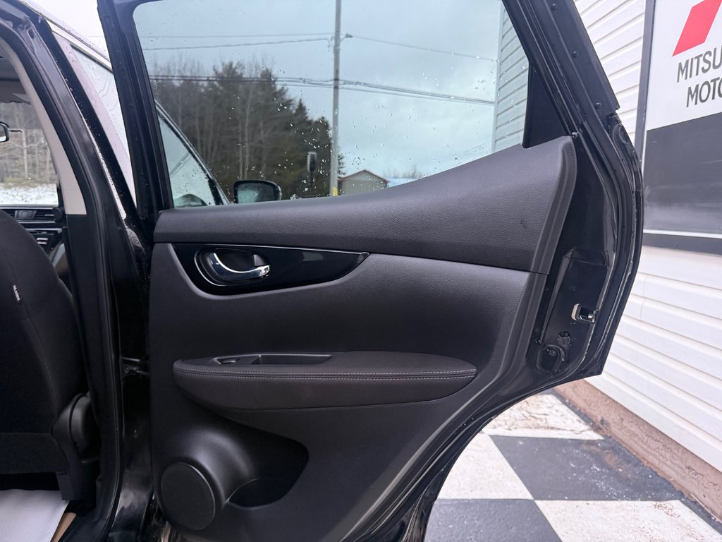 2017 Nissan Qashqai SV, Keyless entry, remote start, backup camera in Kentville, Nova Scotia - 17 - w1024h768px