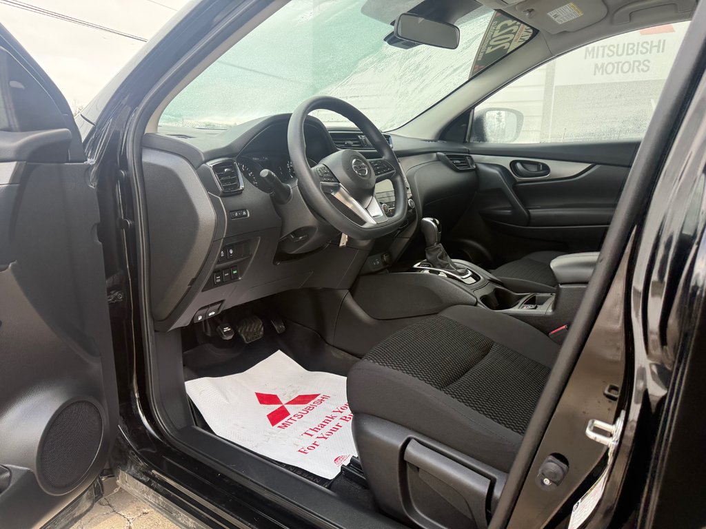 2023 Nissan Qashqai S, keyless entry, backup camera, Bluetooth in COLDBROOK, Nova Scotia - 9 - w1024h768px