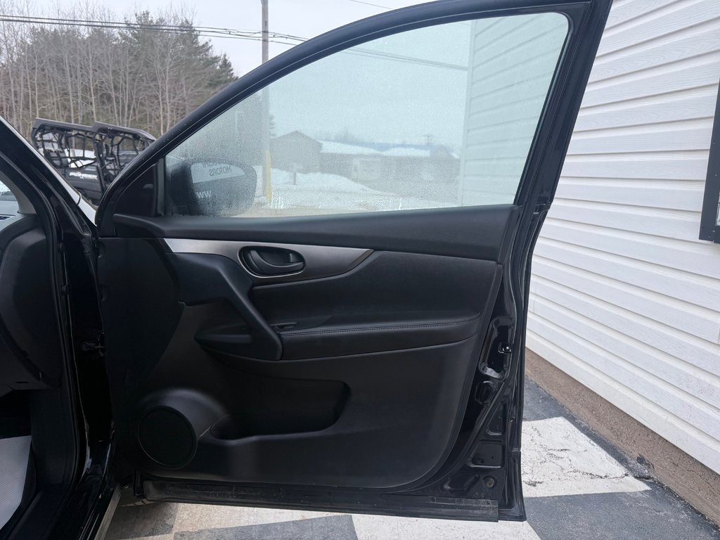2023 Nissan Qashqai S, keyless entry, backup camera, Bluetooth in COLDBROOK, Nova Scotia - 18 - w1024h768px
