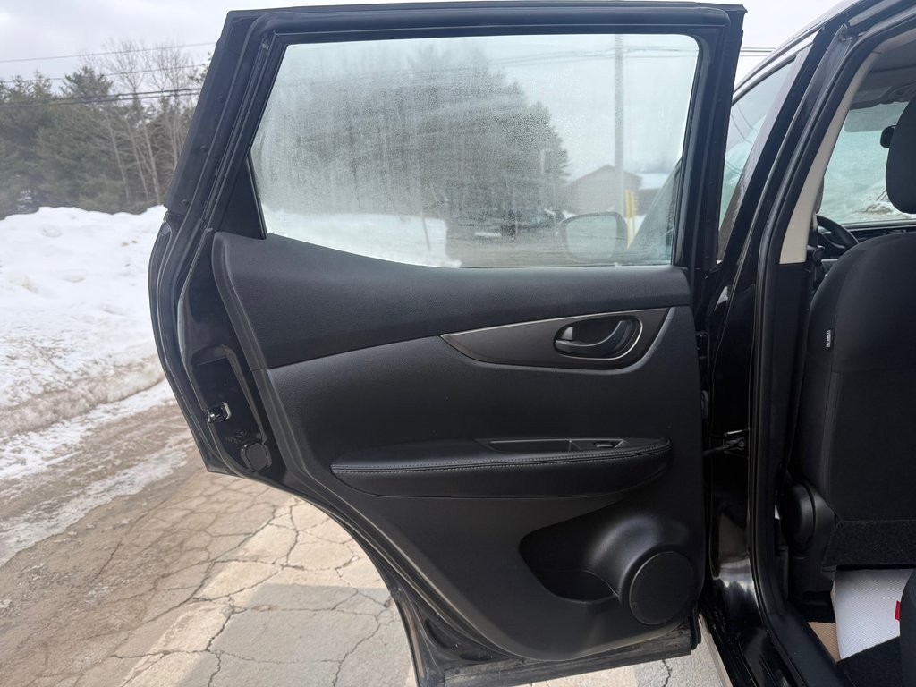 2023 Nissan Qashqai S, keyless entry, backup camera, Bluetooth in COLDBROOK, Nova Scotia - 13 - w1024h768px
