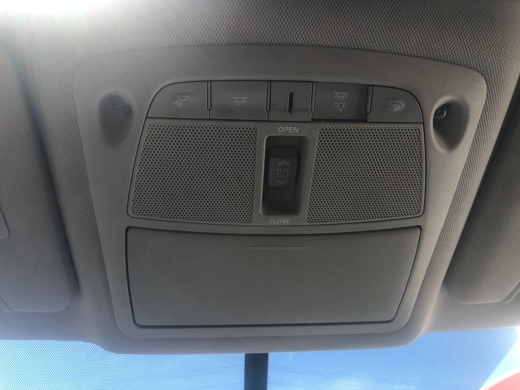 Nissan Rogue S - Reverse Camera, Cruise Control, Sunroof 2016 à COLDBROOK, Nouvelle-Écosse - 18 - w1024h768px
