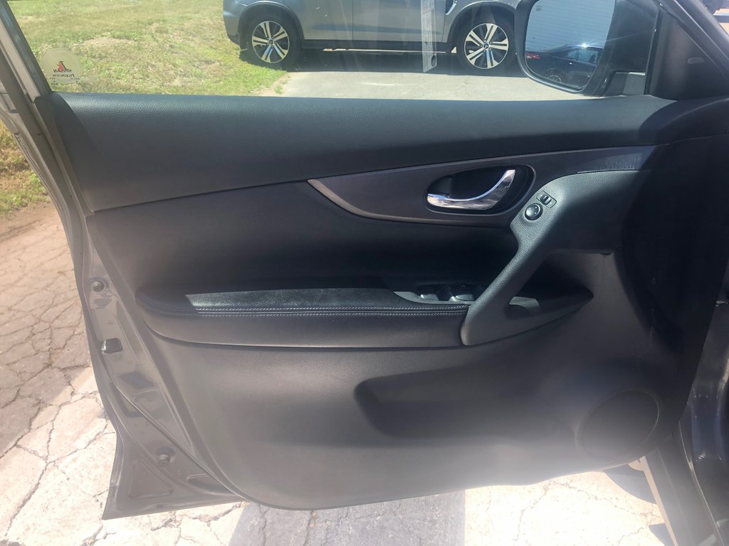 Nissan Rogue S - Reverse Camera, Cruise Control, Sunroof 2016 à COLDBROOK, Nouvelle-Écosse - 7 - w1024h768px