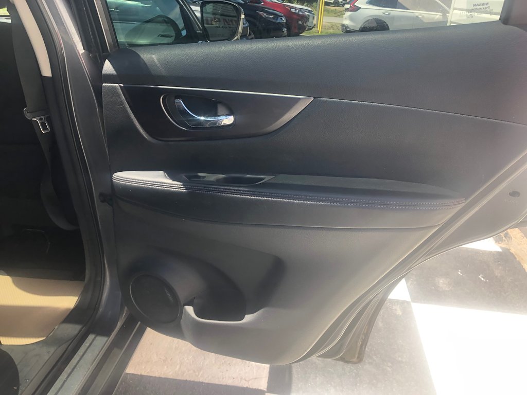 Nissan Rogue S - Reverse Camera, Cruise Control, Sunroof 2016 à COLDBROOK, Nouvelle-Écosse - 23 - w1024h768px