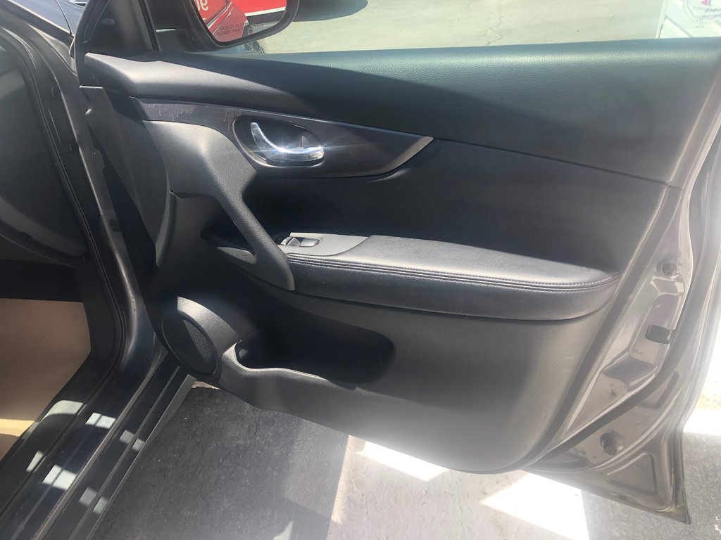 Nissan Rogue S - Reverse Camera, Cruise Control, Sunroof 2016 à COLDBROOK, Nouvelle-Écosse - 24 - w1024h768px
