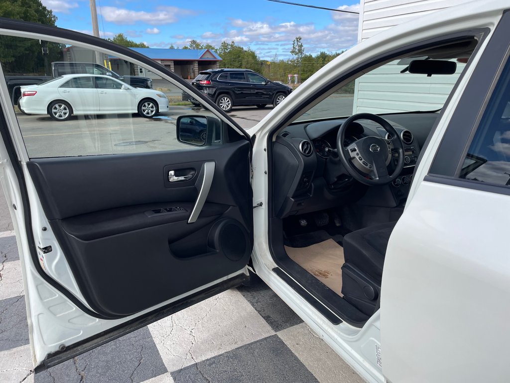 Nissan ROGUE S/SV 4 door, FWD, sunroof 2013 à COLDBROOK, Nouvelle-Écosse - 7 - w1024h768px