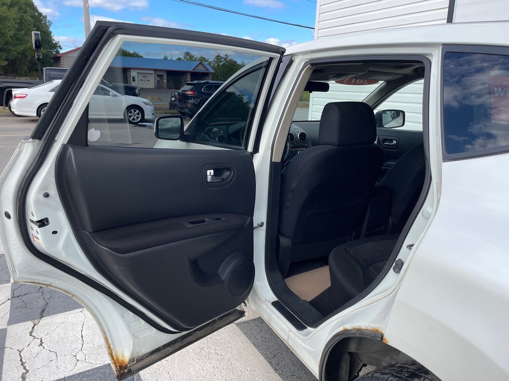 Nissan ROGUE S/SV 4 door, FWD, sunroof 2013 à COLDBROOK, Nouvelle-Écosse - 16 - w1024h768px
