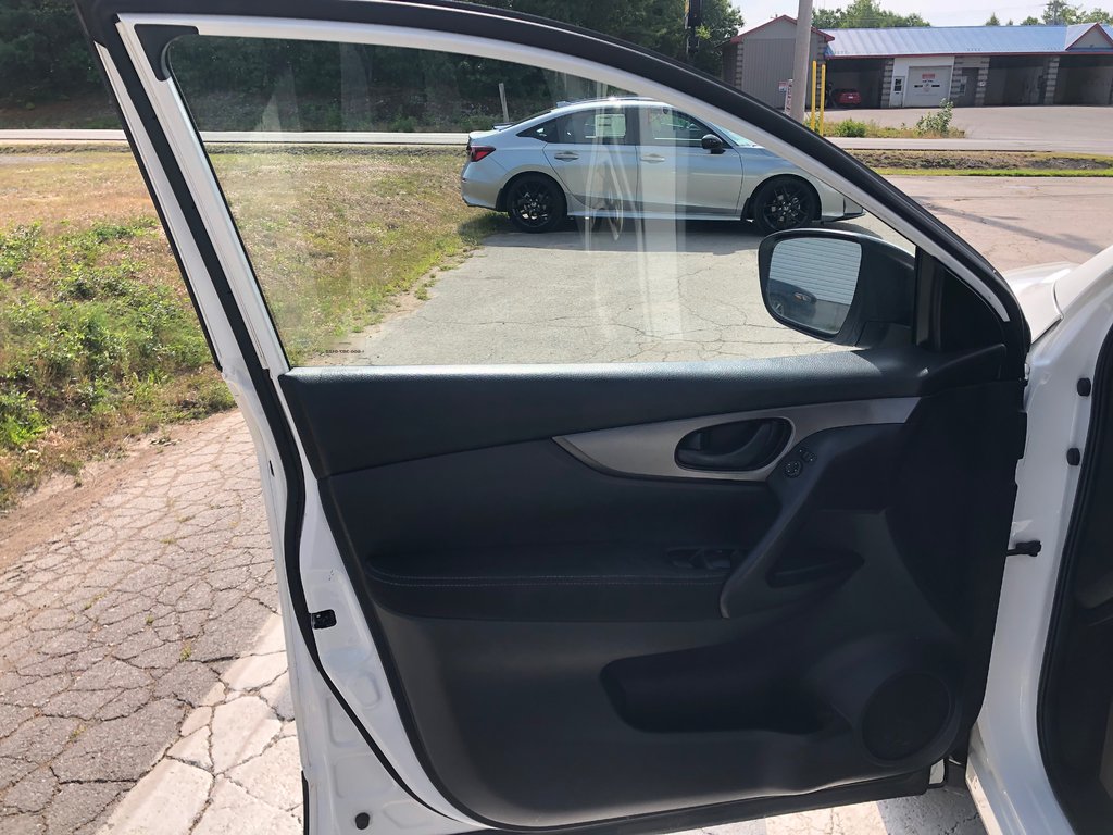 Nissan Rogue Sport  2017 à COLDBROOK, Nouvelle-Écosse - 7 - w1024h768px