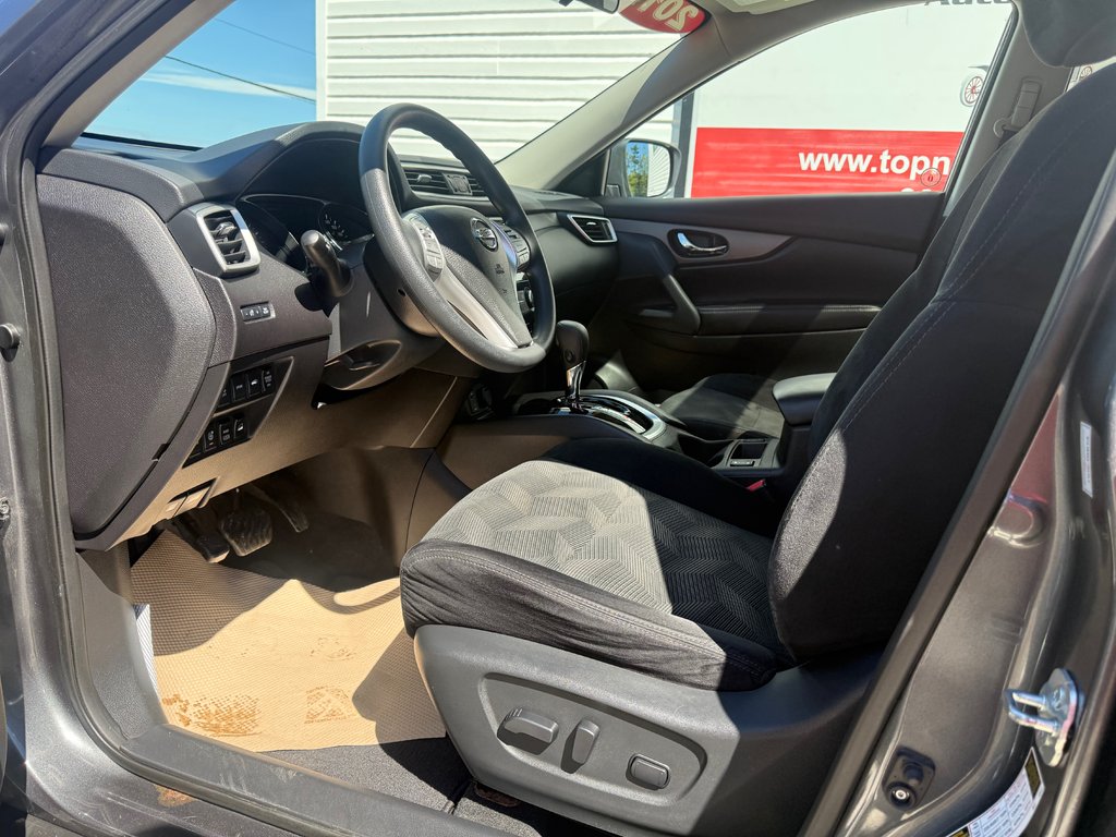 Nissan ROGUE SV, Keyless entry, BLUETOOTH, Cruise control 2016 à Kentville, Nouvelle-Écosse - 9 - w1024h768px