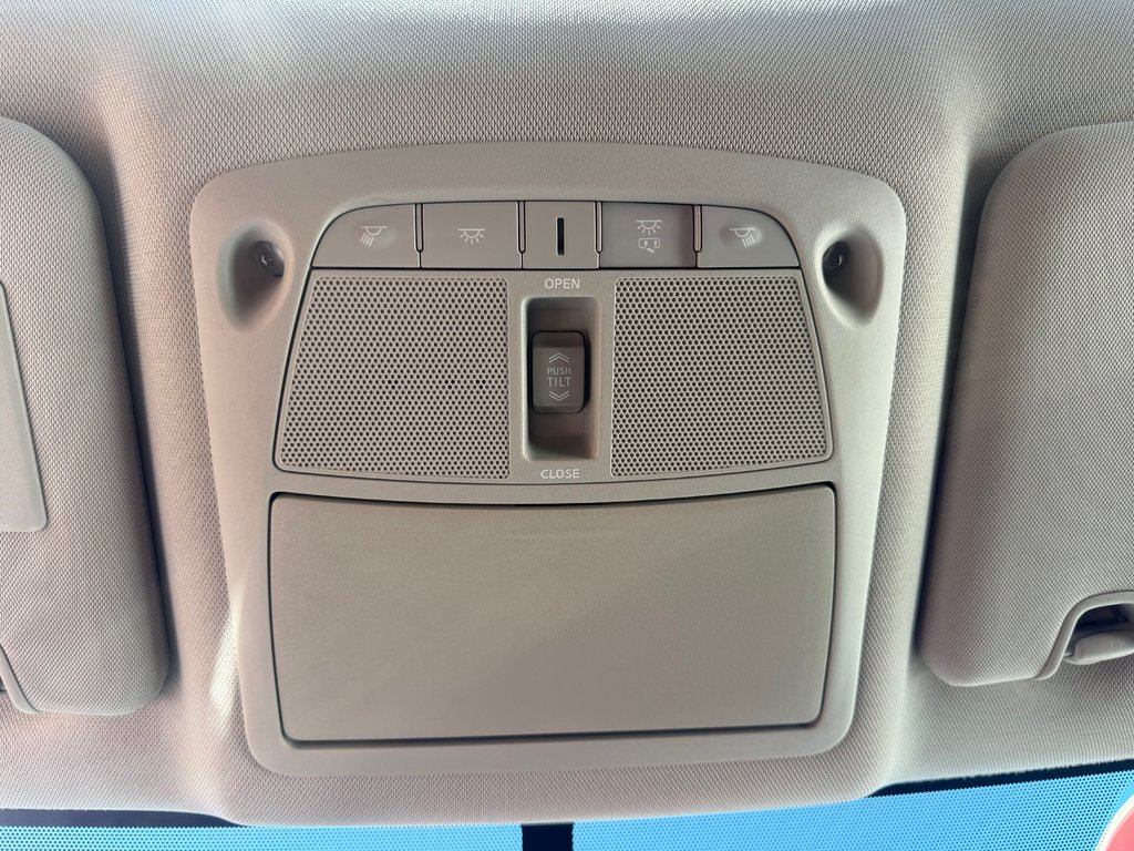 Nissan ROGUE SV, Keyless entry, BLUETOOTH, Cruise control 2016 à Kentville, Nouvelle-Écosse - 13 - w1024h768px