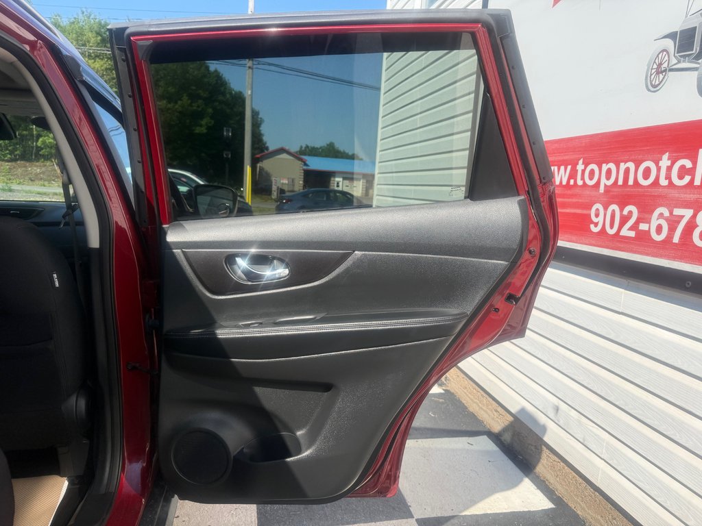 2019 Nissan ROGUE SV, keyless entry, Remote Start, Bluetooth in Kentville, Nova Scotia - 17 - w1024h768px