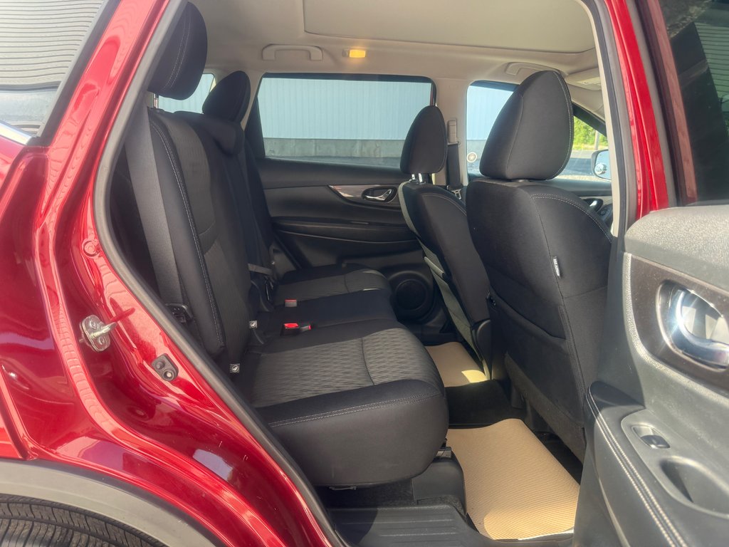 2019 Nissan ROGUE SV, keyless entry, Remote Start, Bluetooth in Kentville, Nova Scotia - 18 - w1024h768px