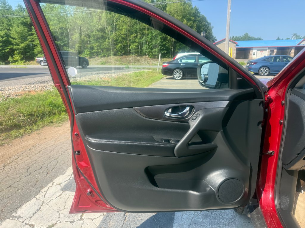 2019 Nissan ROGUE SV, keyless entry, Remote Start, Bluetooth in Kentville, Nova Scotia - 7 - w1024h768px