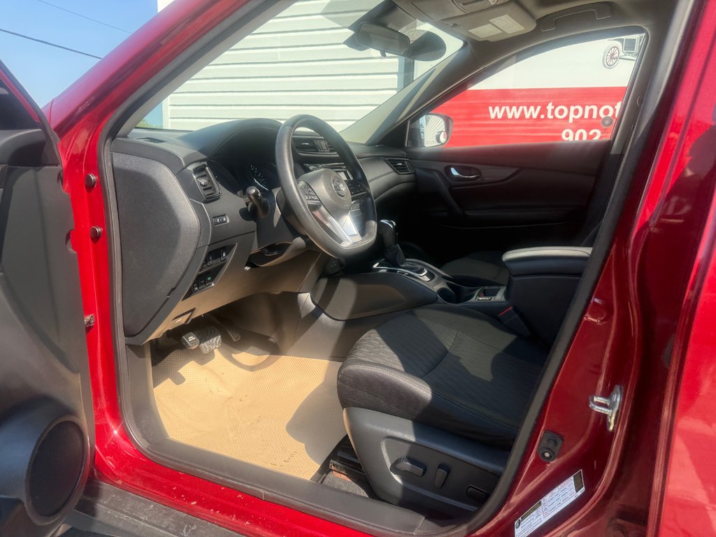 2019 Nissan ROGUE SV, keyless entry, Remote Start, Bluetooth in Kentville, Nova Scotia - 9 - w1024h768px