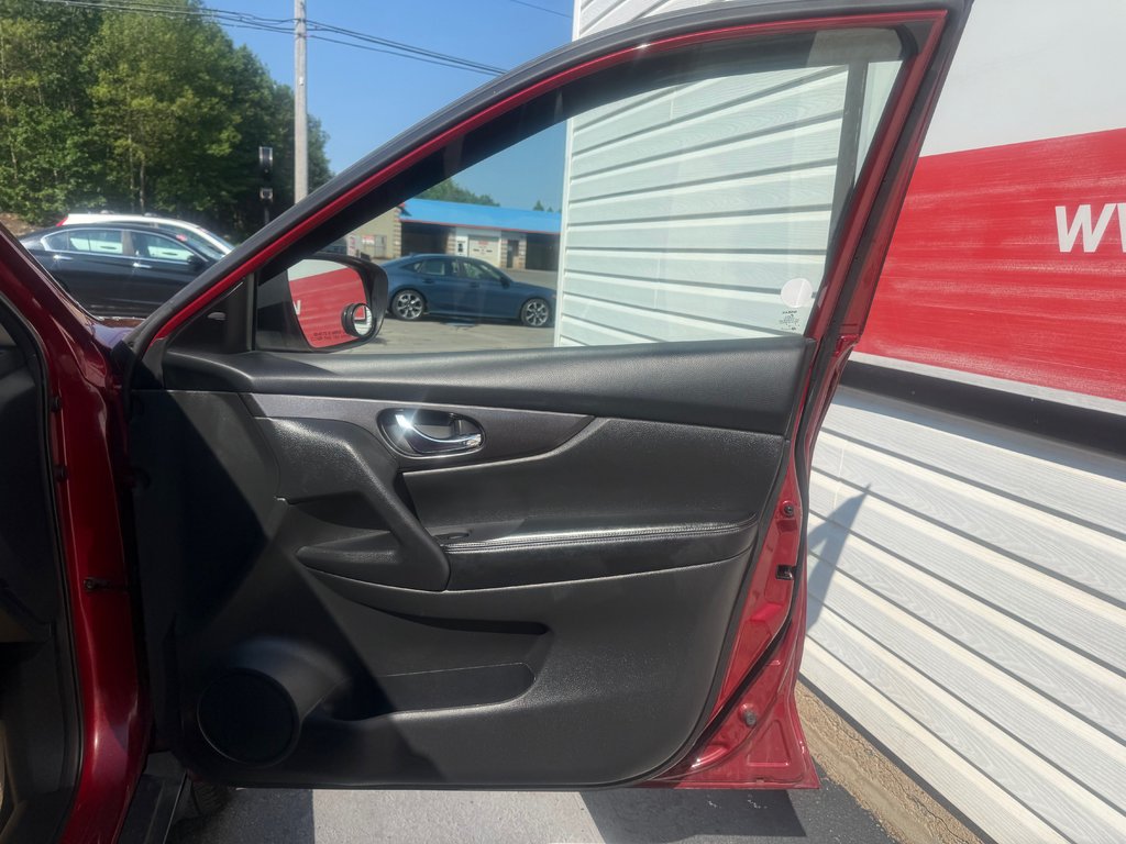 2019 Nissan ROGUE SV, keyless entry, Remote Start, Bluetooth in Kentville, Nova Scotia - 19 - w1024h768px