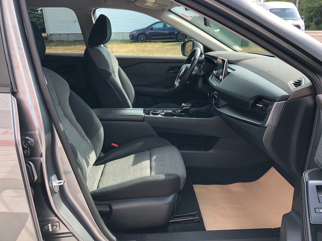 2021 Nissan Rogue S - Reverse Camera, Carplay, Push Start in COLDBROOK, Nova Scotia - 26 - w1024h768px