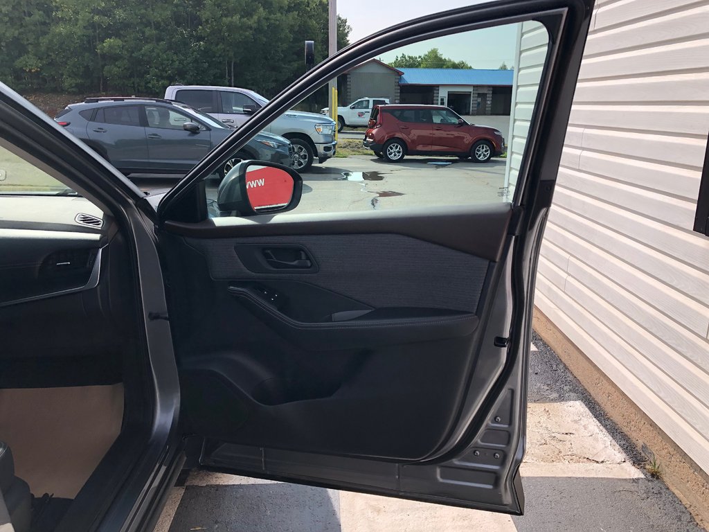 2021 Nissan Rogue S - Reverse Camera, Carplay, Push Start in COLDBROOK, Nova Scotia - 25 - w1024h768px