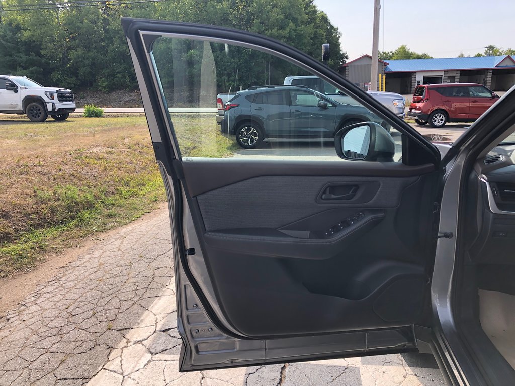 2021 Nissan Rogue S - Reverse Camera, Carplay, Push Start in COLDBROOK, Nova Scotia - 7 - w1024h768px