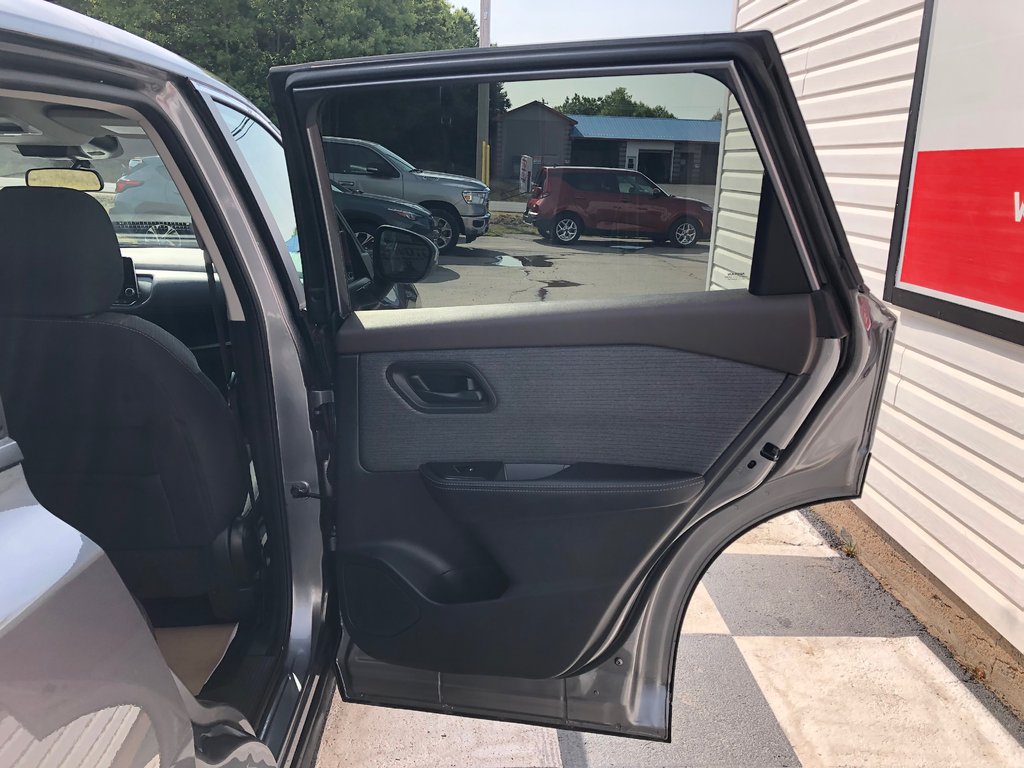 2021 Nissan Rogue S - Reverse Camera, Carplay, Push Start in COLDBROOK, Nova Scotia - 24 - w1024h768px