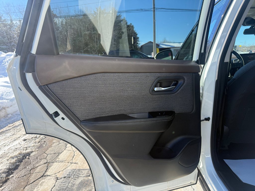 2021 Nissan Rogue SV, keyless entry, Remote Start, Bluetooth in COLDBROOK, Nova Scotia - 14 - w1024h768px