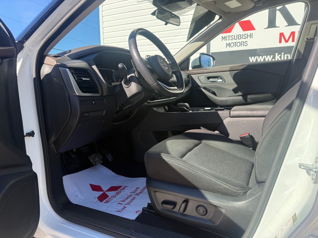 2021 Nissan Rogue SV, keyless entry, Remote Start, Bluetooth in COLDBROOK, Nova Scotia - 9 - w1024h768px