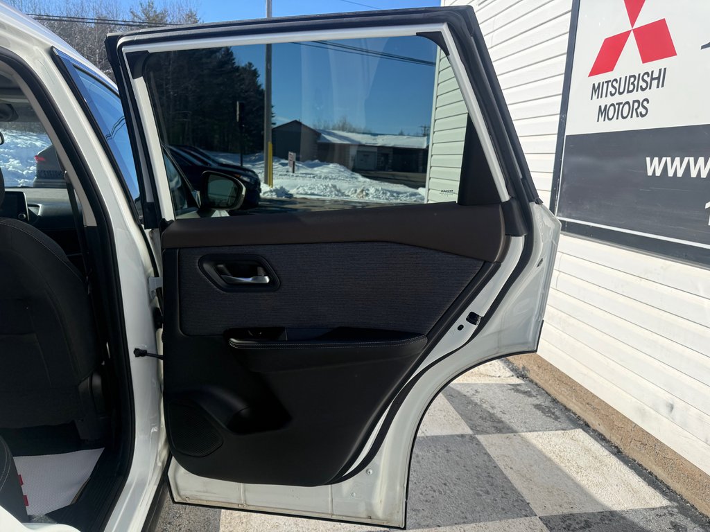 2021 Nissan Rogue SV, keyless entry, Remote Start, Bluetooth in COLDBROOK, Nova Scotia - 17 - w1024h768px