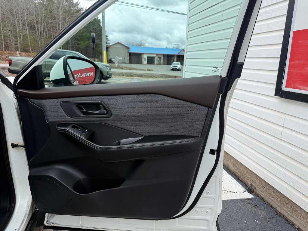 2021 Nissan ROGUE Sport, keyless entry, Cruise control, Bluetooth in COLDBROOK, Nova Scotia - 18 - w1024h768px