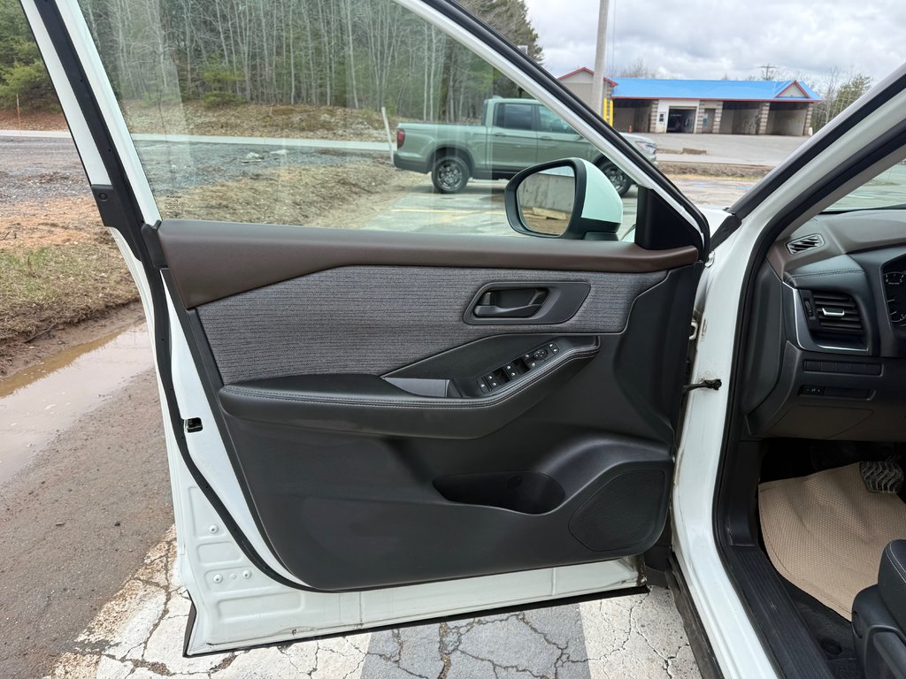 2021 Nissan ROGUE Sport, keyless entry, Cruise control, Bluetooth in COLDBROOK, Nova Scotia - 7 - w1024h768px