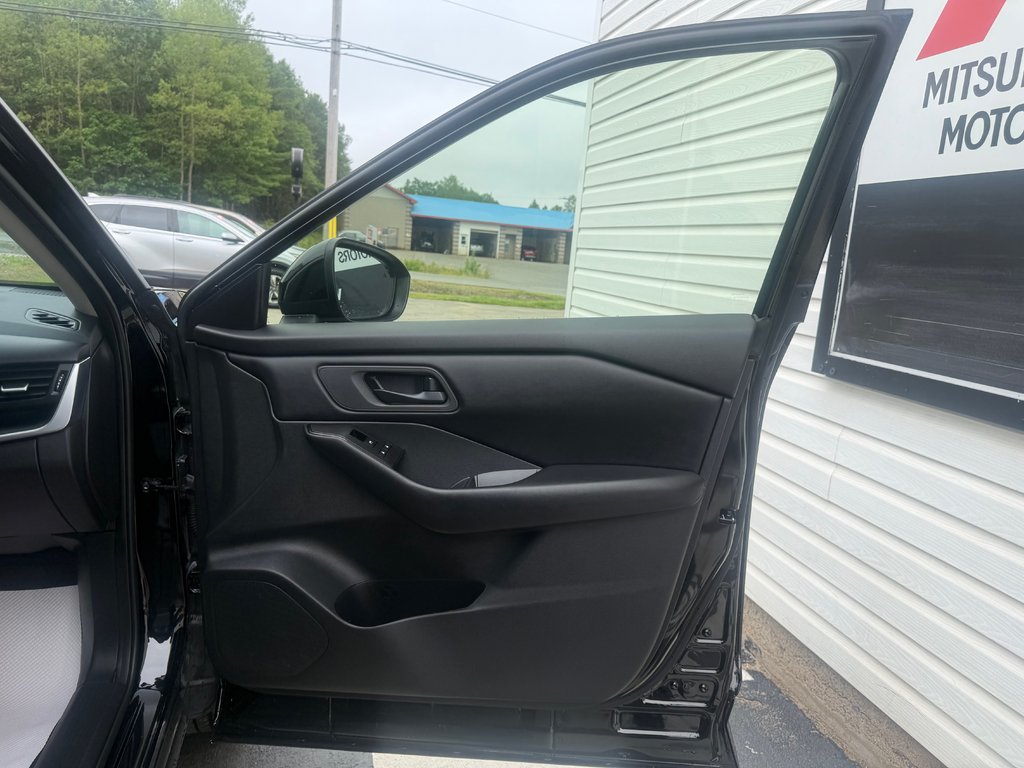 2024 Nissan Rogue Sport, keyless entry, Cruise control, Bluetooth in COLDBROOK, Nova Scotia - 18 - w1024h768px