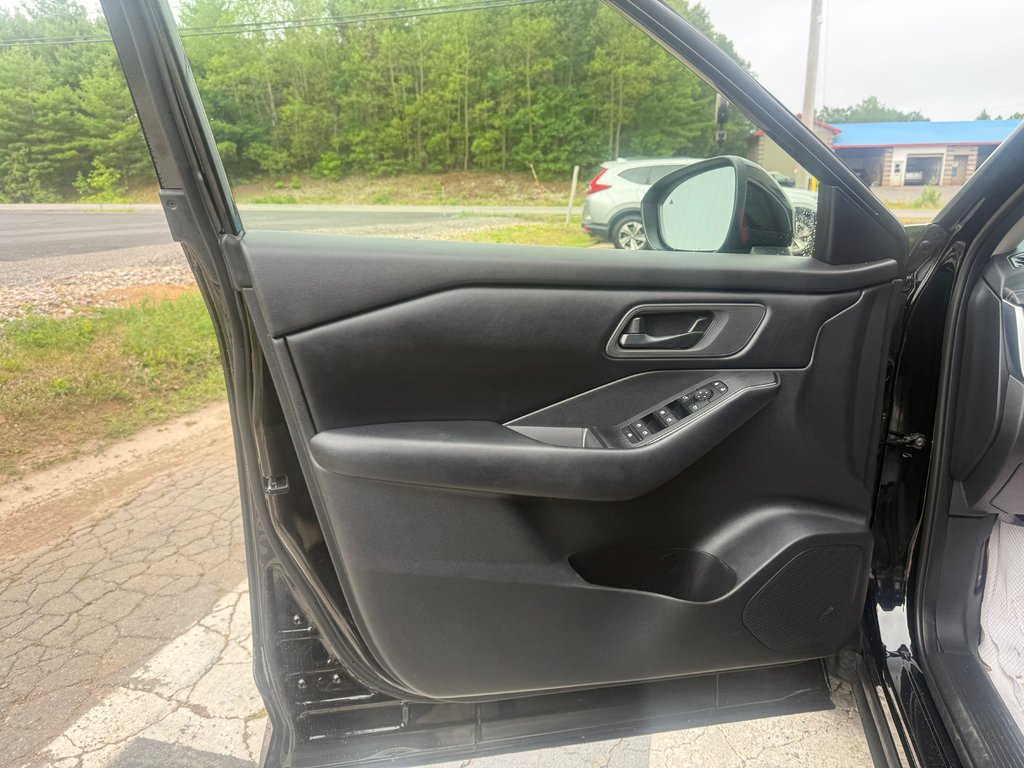 2024 Nissan Rogue Sport, keyless entry, Cruise control, Bluetooth in COLDBROOK, Nova Scotia - 7 - w1024h768px
