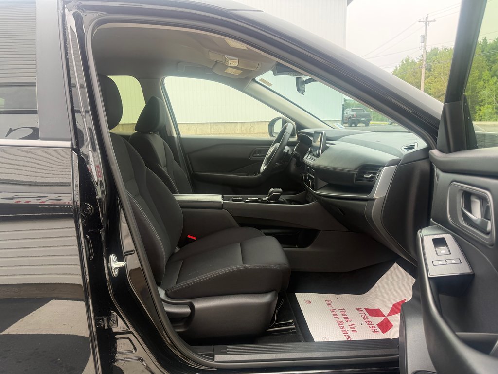 2024 Nissan Rogue Sport, keyless entry, Cruise control, Bluetooth in COLDBROOK, Nova Scotia - 19 - w1024h768px