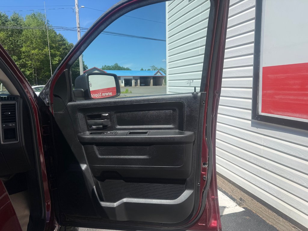 2019 Ram 1500 CLASSIC Express, keyless entry, Remote Start, Bluetooth in COLDBROOK, Nova Scotia - 18 - w1024h768px