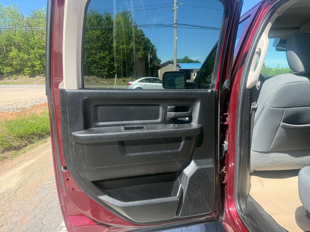 2019 Ram 1500 CLASSIC Express, keyless entry, Remote Start, Bluetooth in COLDBROOK, Nova Scotia - 13 - w1024h768px