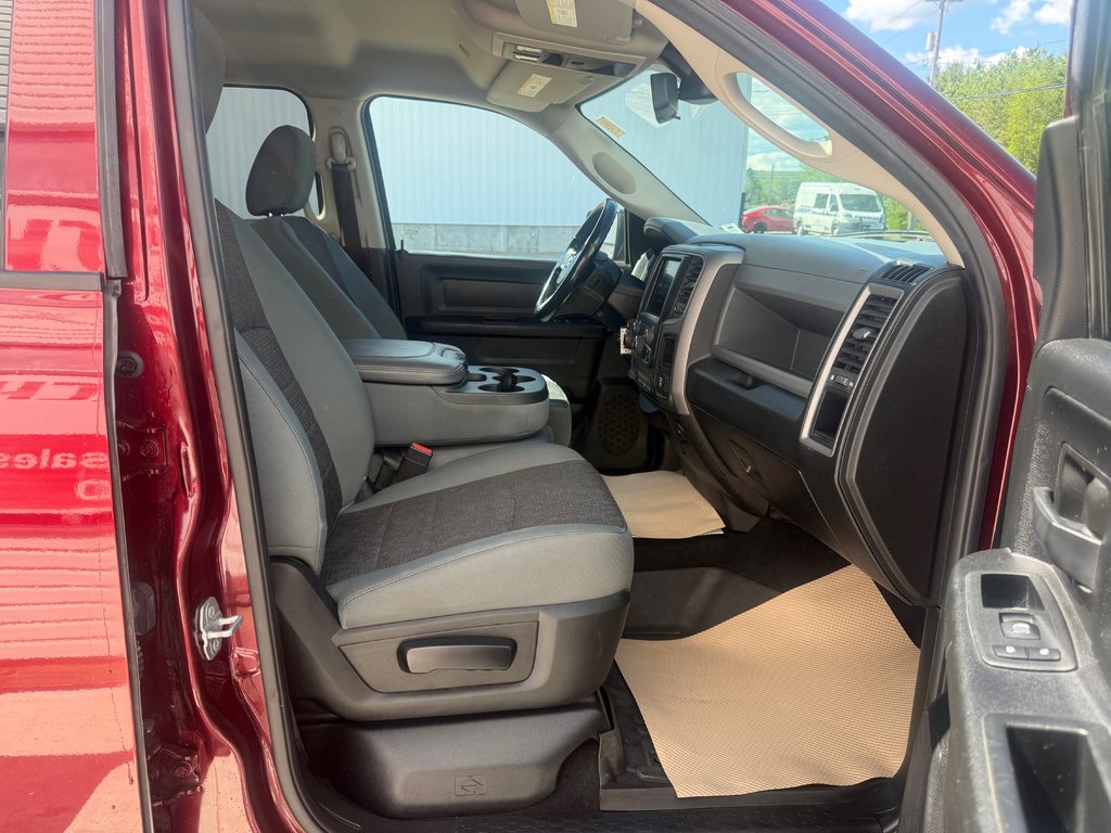2019 Ram 1500 CLASSIC Express, keyless entry, Remote Start, Bluetooth in COLDBROOK, Nova Scotia - 19 - w1024h768px