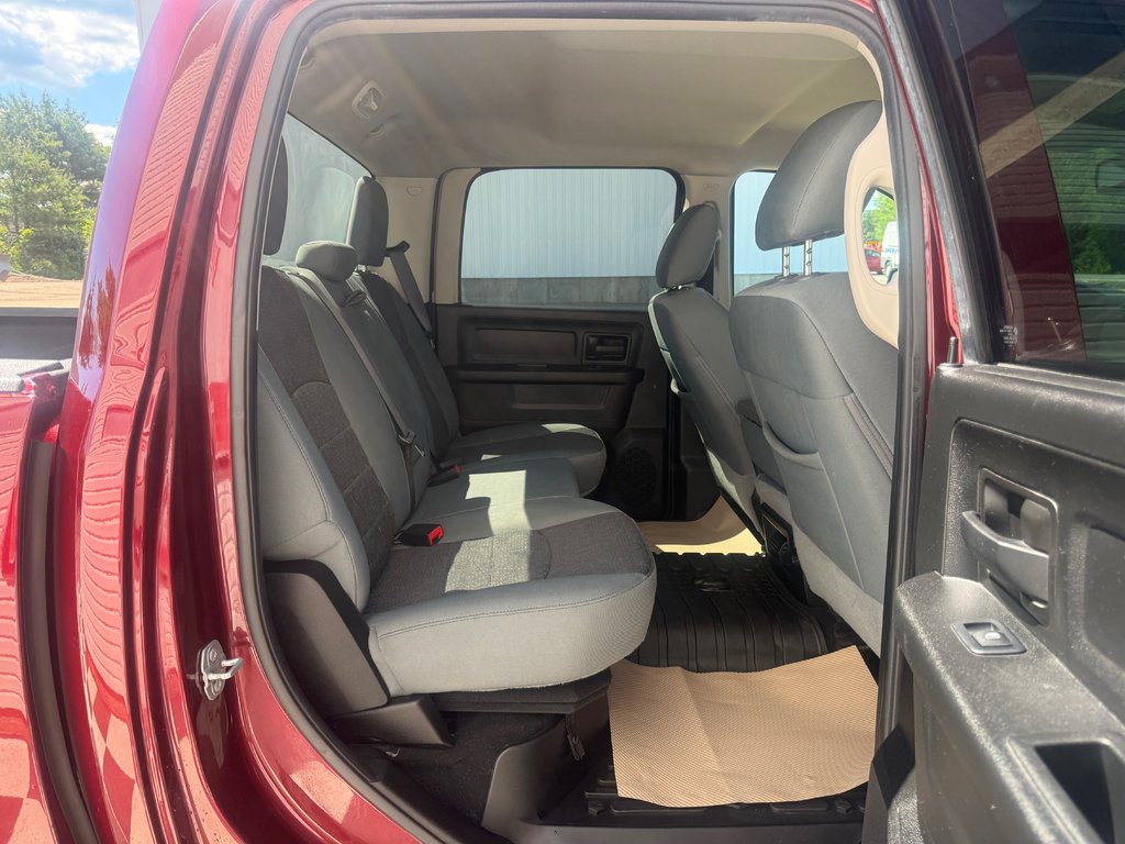 2019 Ram 1500 CLASSIC Express, keyless entry, Remote Start, Bluetooth in COLDBROOK, Nova Scotia - 17 - w1024h768px