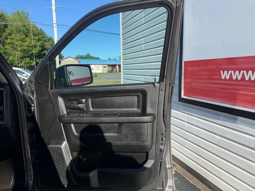 Ram 1500 CLASSIC Express, keyless entry, Remote Start, Bluetooth 2019 à COLDBROOK, Nouvelle-Écosse - 18 - w1024h768px