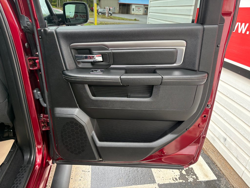2021 Ram 1500 Classic Warlock - 4x4, sunroof, power and heated seats in COLDBROOK, Nova Scotia - 25 - w1024h768px
