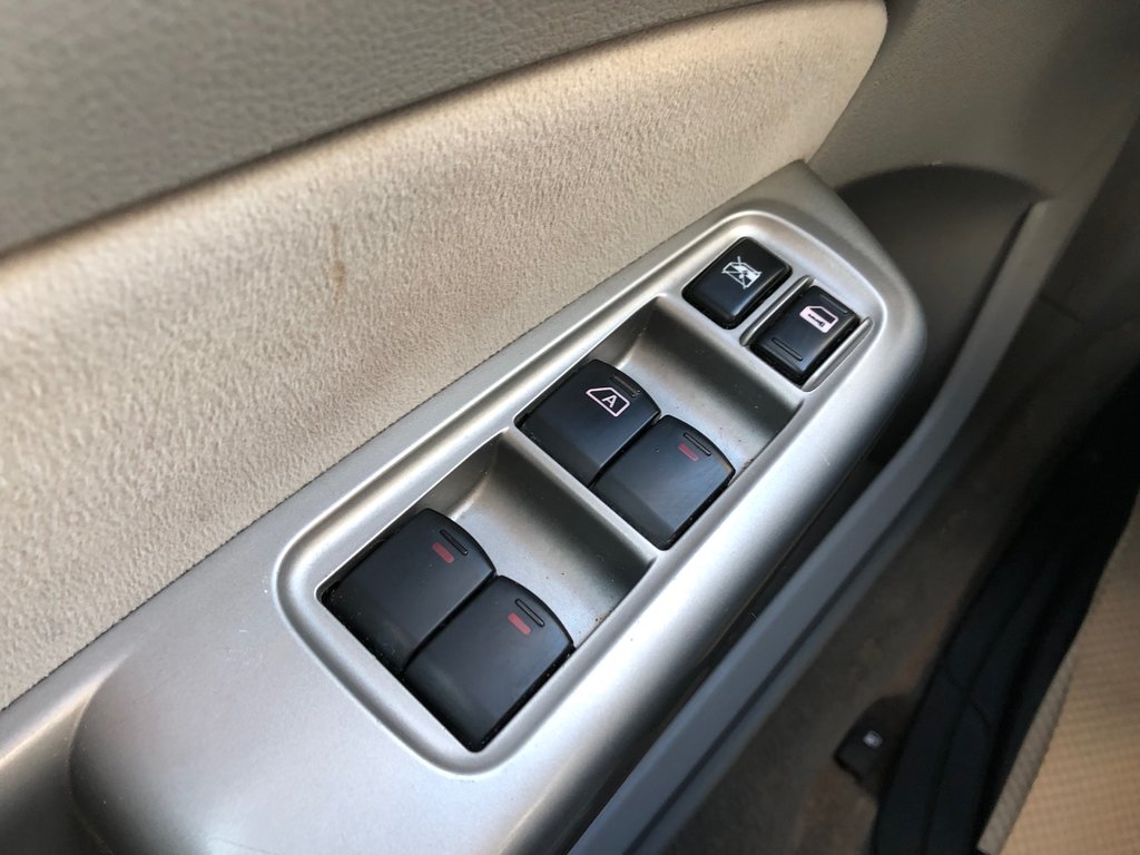 Subaru Forester LIMITED - cruise control, a/c, sunroof, cd player 2010 à Kentville, Nouvelle-Écosse - 7 - w1024h768px