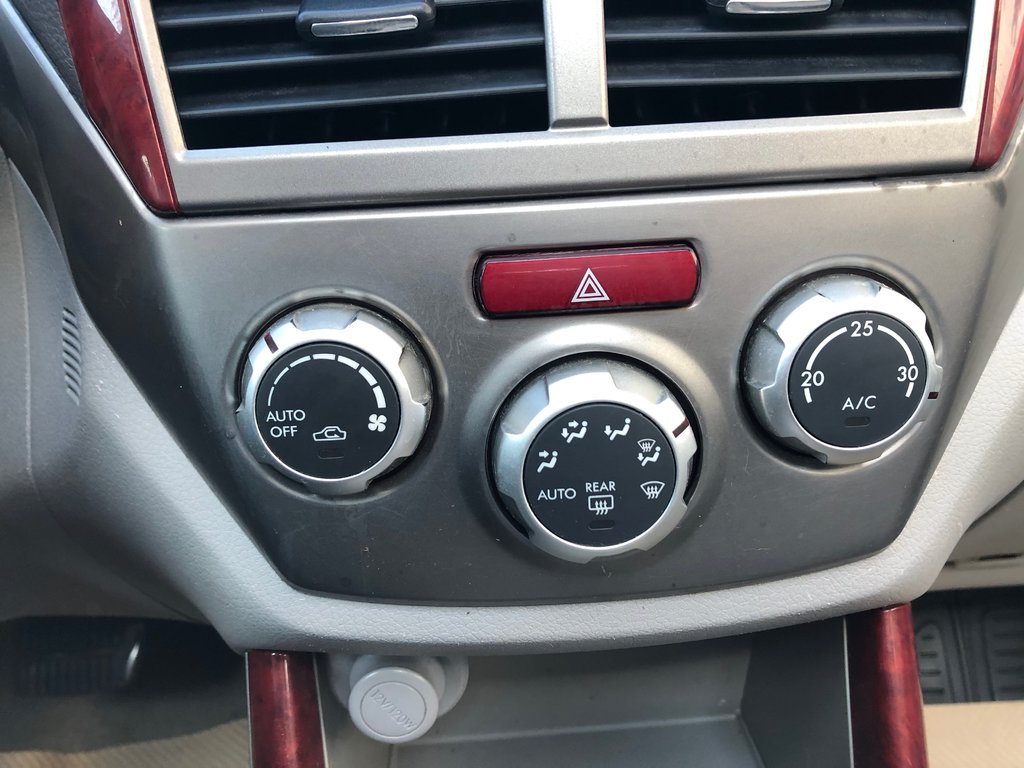 Subaru Forester LIMITED - cruise control, a/c, sunroof, cd player 2010 à Kentville, Nouvelle-Écosse - 12 - w1024h768px