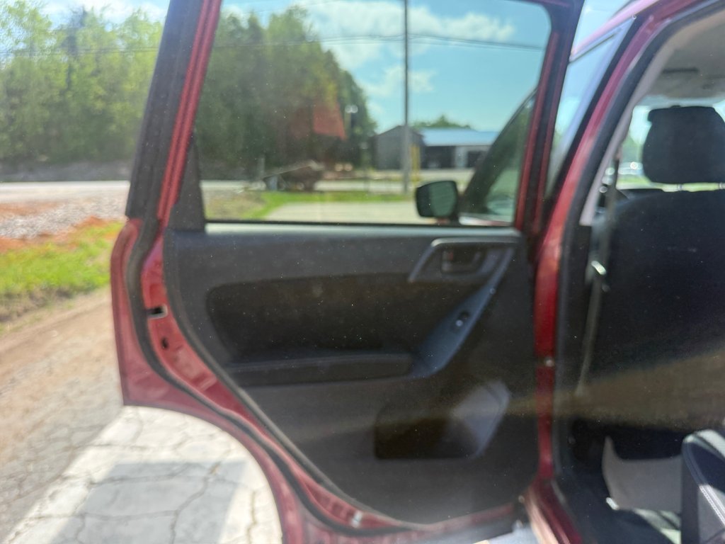 Subaru FORESTER premium, Keyless entry, MP3, Cruise control 2014 à Kentville, Nouvelle-Écosse - 13 - w1024h768px