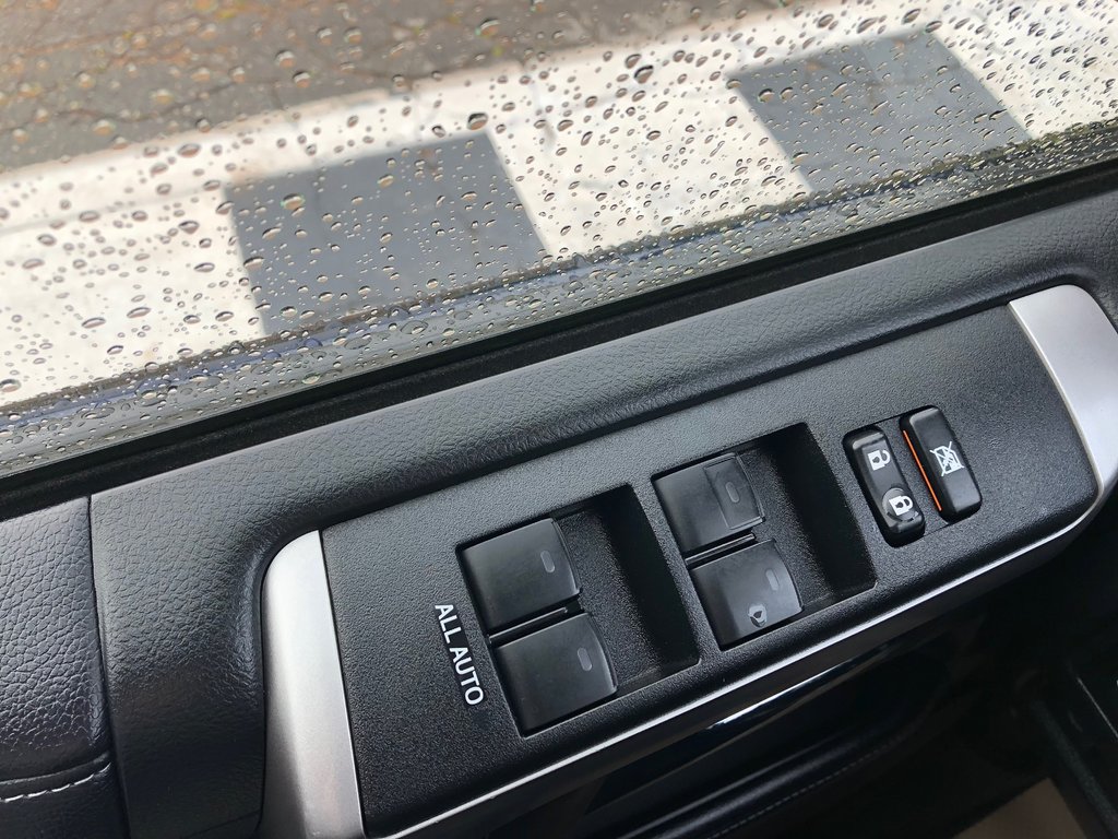 2019 Toyota 4Runner SR5 - Third Row Seating, Reverse Camera, Sunroof in Kentville, Nova Scotia - 11 - w1024h768px