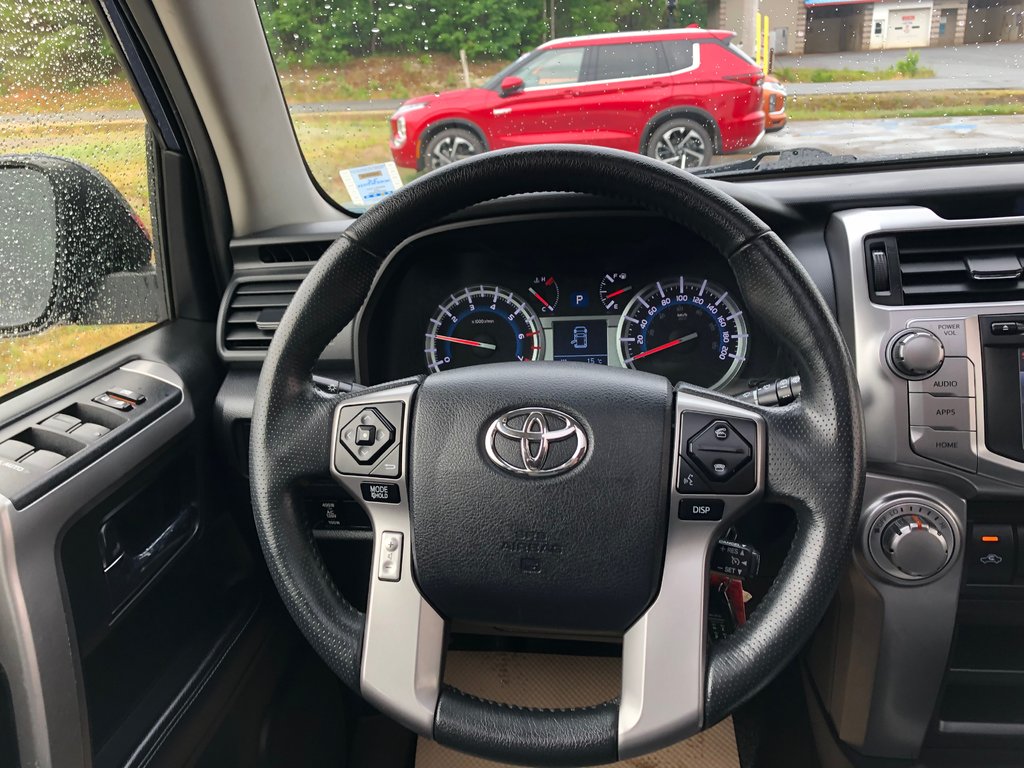 2019 Toyota 4Runner SR5 - Third Row Seating, Reverse Camera, Sunroof in Kentville, Nova Scotia - 7 - w1024h768px