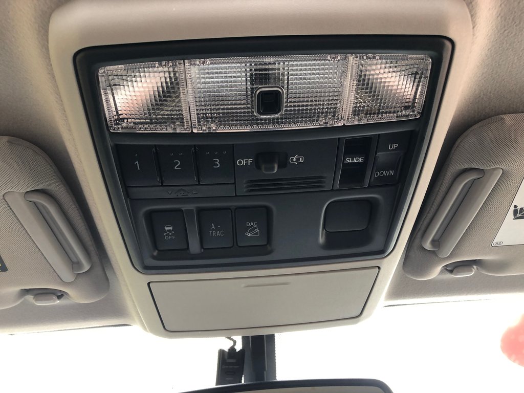 2019 Toyota 4Runner SR5 - Third Row Seating, Reverse Camera, Sunroof in Kentville, Nova Scotia - 16 - w1024h768px