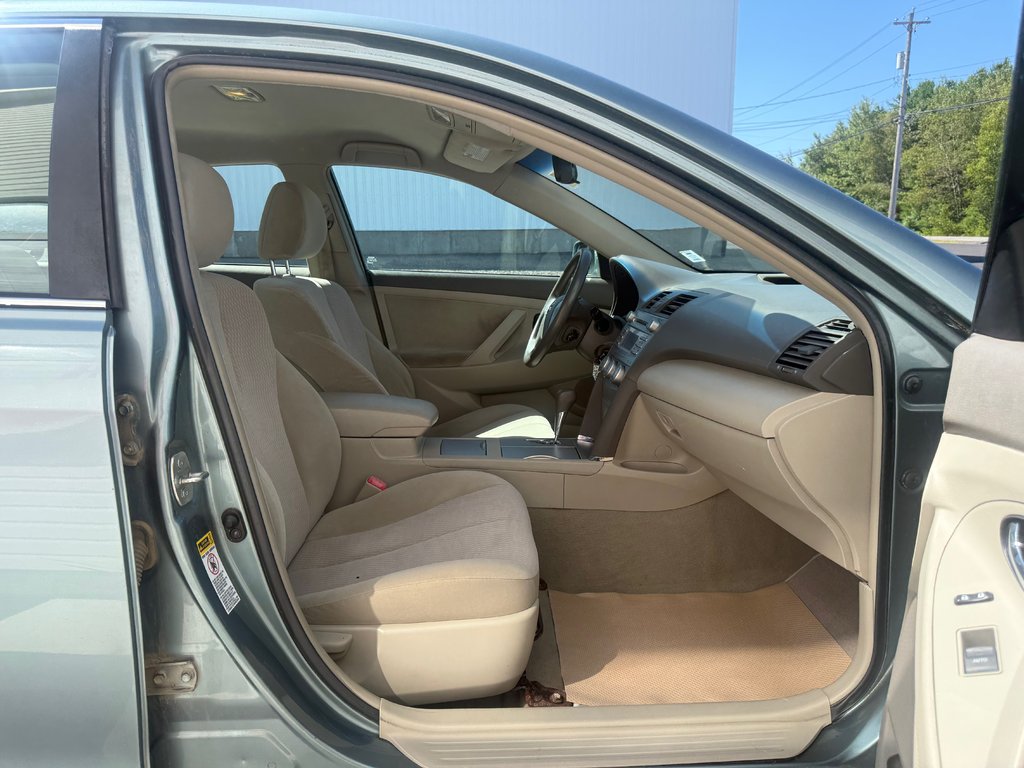 2010 Toyota CAMRY/SE/LE/XLE LE, keyless entry, Cruise control, MP3 in Kentville, Nova Scotia - 19 - w1024h768px