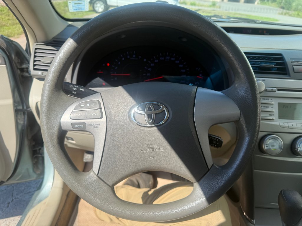 2010 Toyota CAMRY/SE/LE/XLE LE, keyless entry, Cruise control, MP3 in Kentville, Nova Scotia - 10 - w1024h768px